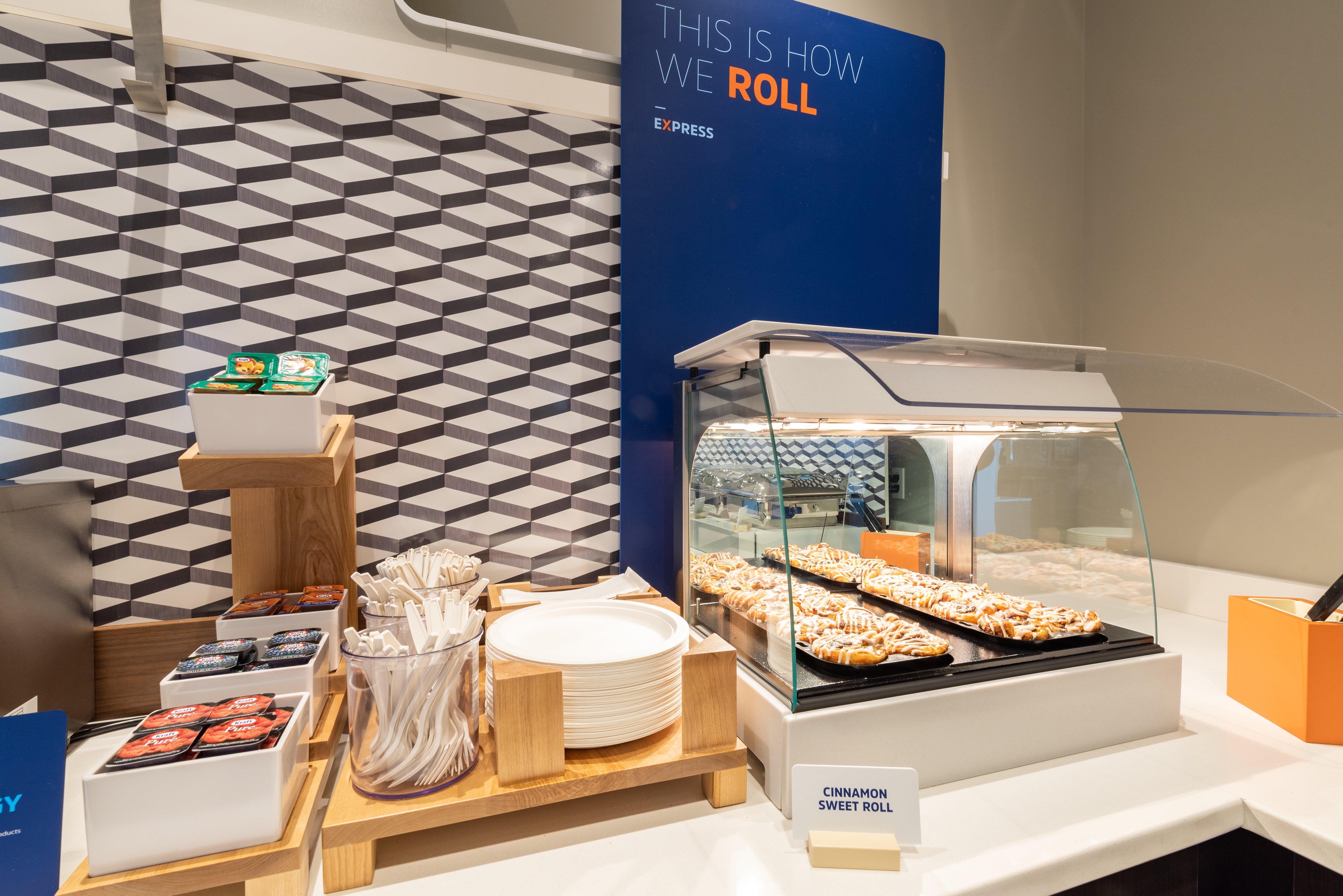Holiday Inn Express & Suites - Commerce By Ihg Exteriör bild